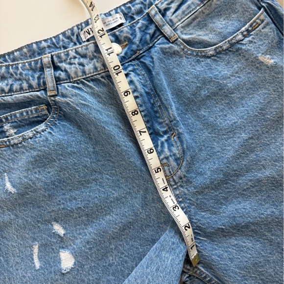 ZARA Mid Rise Straight Oversized Jorts Women’s Size 8 Bermuda Denim - Picture 4 of 11